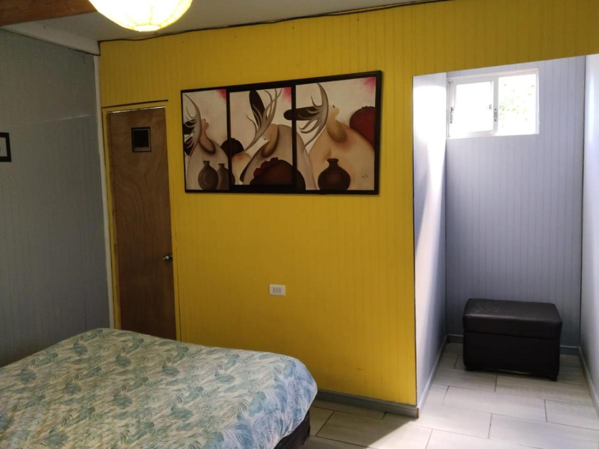 Hotel Hanau'Eepe Ханга Роа Екстериор снимка