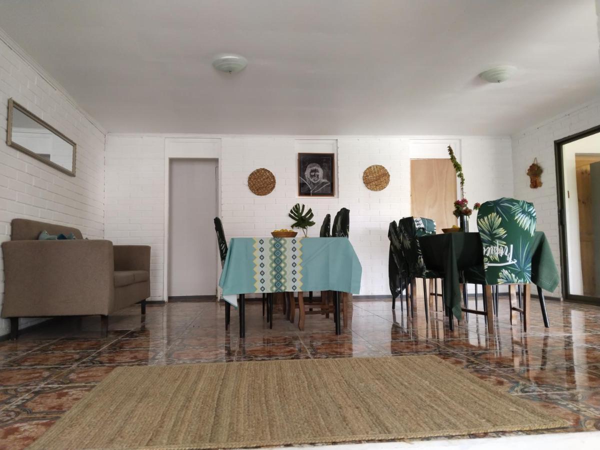 Hotel Hanau'Eepe Ханга Роа Екстериор снимка