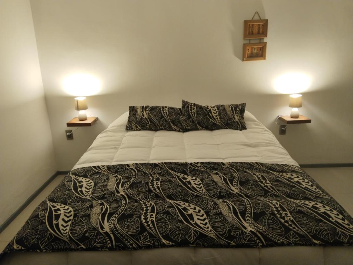 Hotel Hanau'Eepe Ханга Роа Екстериор снимка